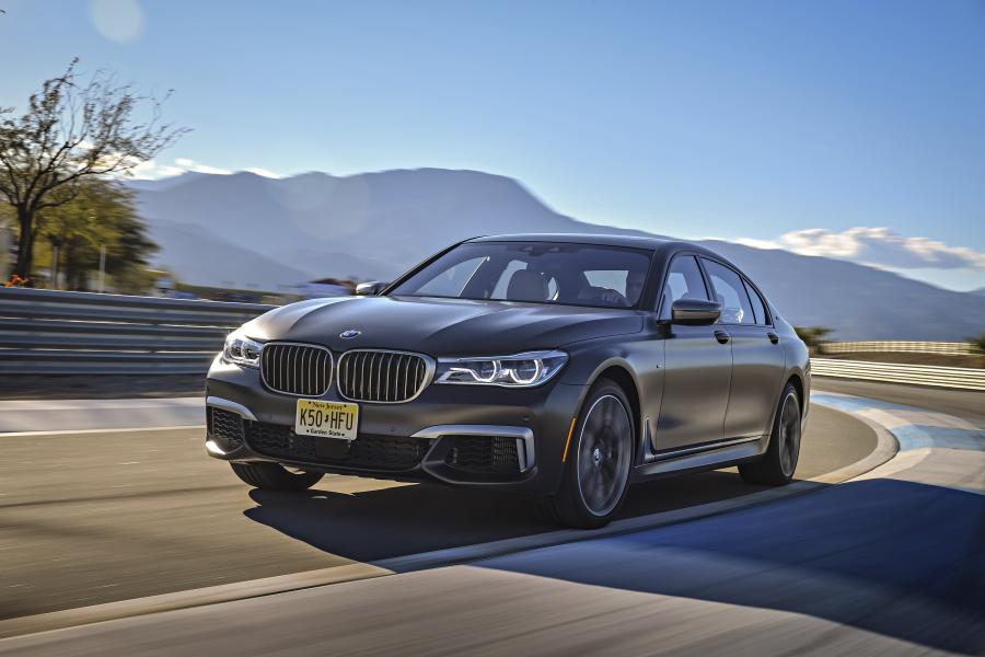  BMW M760i xDrive 2017 года  (NA) (фото 104 из 154)